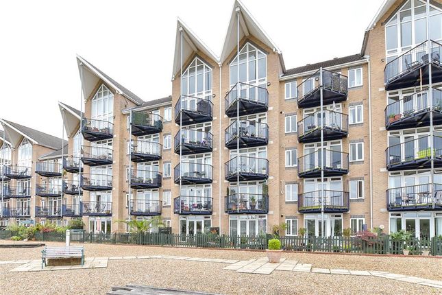 Thumbnail Flat for sale in Valetta Way, The Esplanade, Rochester, Kent