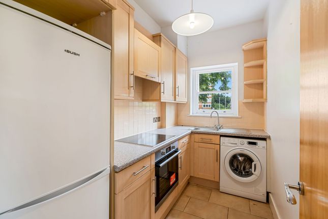 Flat 1, The Chateau, Carshalton photo 4
