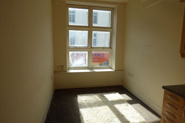 Wellington St, LUTON photo 4