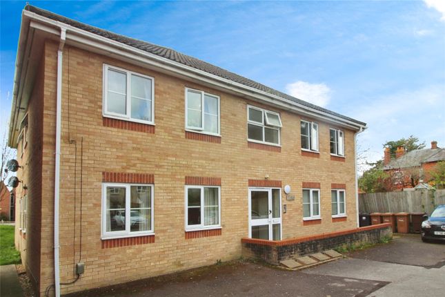 Thumbnail Flat for sale in Lynwood Drive, Andover, Hampshire
