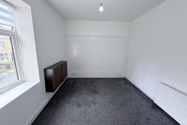 10, Ramsey Street, Bradford photo 4