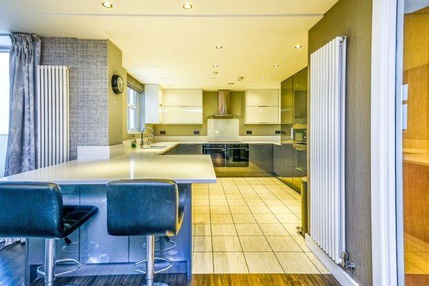 Penthouse to rent in Burbo Point, Liverpool