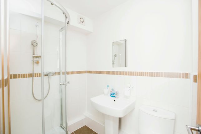 Flat for sale in Claremount Road, Halifax, West Yorkshire