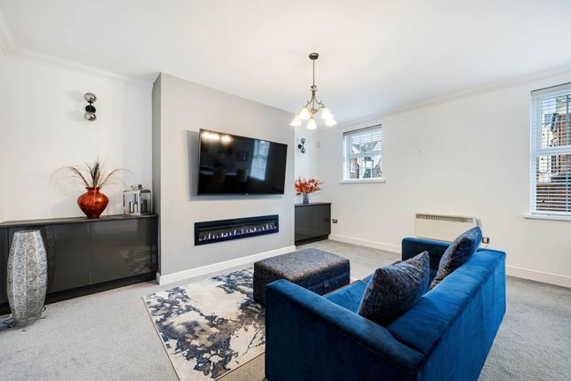 6 Swinhoe Place, culcheth, Warrington photo 4