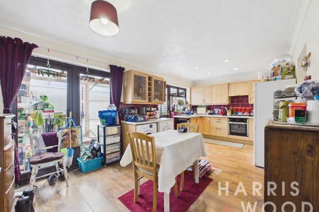 60 Lymington Avenue, Clacton-On-Sea, Essex photo 2