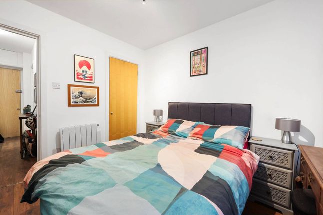 Flat for sale in Commercial Road, Tower Hamlets, London