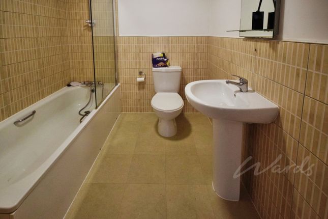37, Queens Court, Gillingham photo 5