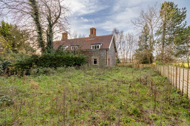 2-bed house on Comfrey Cottage, Lynn Road, Norfolk, £200,000