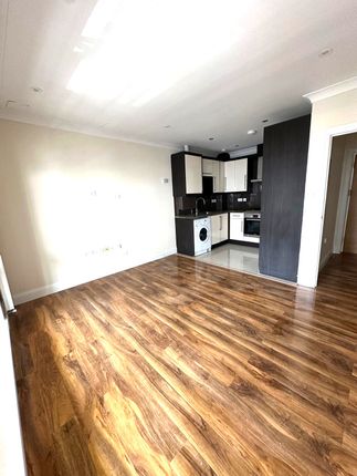 Flat 10, SLOUGH photo 4
