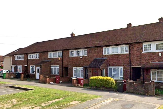 Thumbnail Property to rent in Paget Road, Langley, Slough