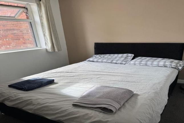 Flat 6, 48 Kirkgate, Wakefield photo 3