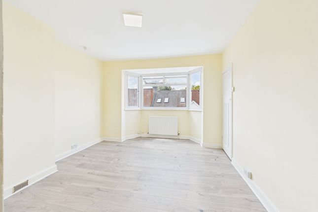 50 St. Leonards Avenue, Chatham photo 4
