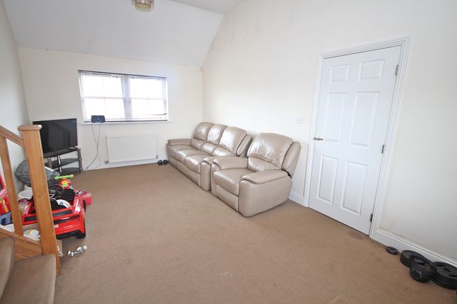 Flat for sale in Ampthill Road, Flitwick, Bedford