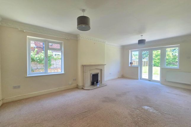 42, Wood Street, Ash Vale photo 3