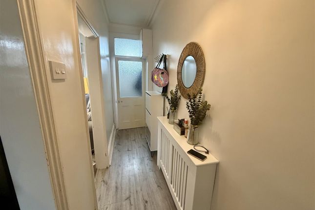 21, Waverley Terrace, Darlington photo 3