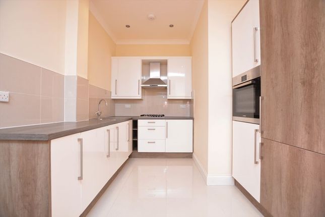 Flat 3 Sapphire Court,, 274-276 High Street,, Slough photo 2