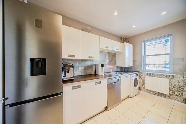 5, Rowditch Furlong, Milton Keynes photo 2