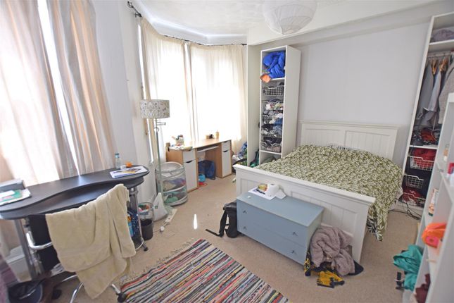 Bed2.Jpg