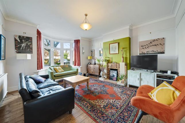 47, Queen Anne Avenue, Bromley photo 2