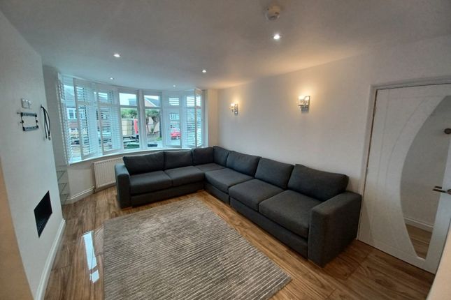 29, Carr Manor Walk, West Yorkshire photo 2