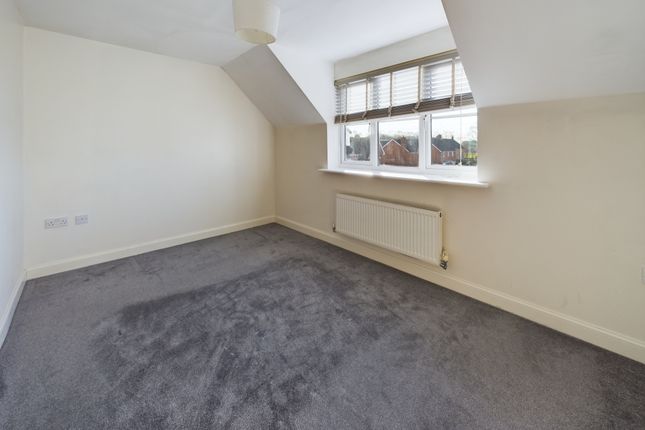 Flat for sale in 33 Blackthorn Road, Canterbury, Kent