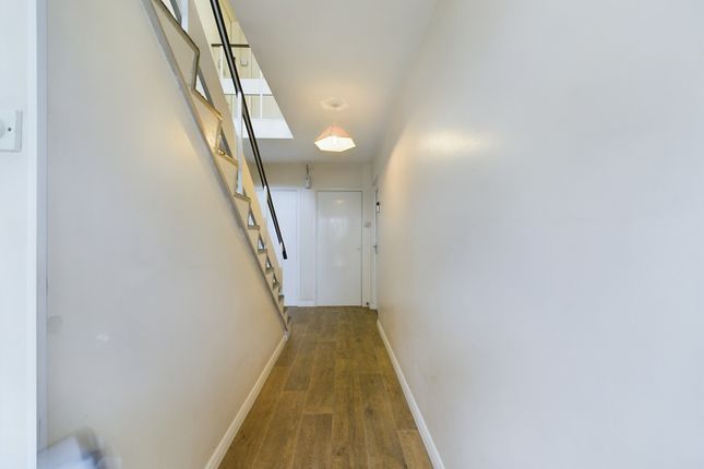 8, Princess Royal Park, Scarborough photo 2