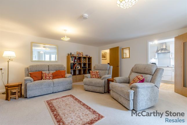 17 Devonshire Place, Station Road, Buxton photo 3