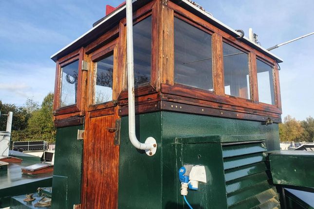Houseboat for sale in Embankment, Wraysbury