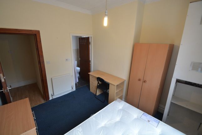Terraced house to rent in St. Michaels Terrace, Leeds