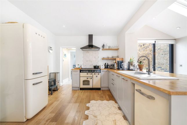 Thumbnail Flat for sale in Athenlay Road, Nunhead, London