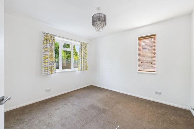 10, Briery Way, Buckinghamshire photo 4