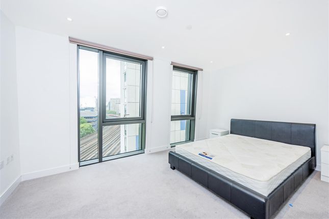 Flat to rent in Parliament House, Black Prince Road, Vauxhall, London