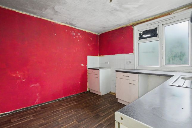 23 Woodstock Walk, Bradford photo 5