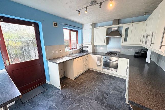 23, Thistledown Close, Manchester photo 3