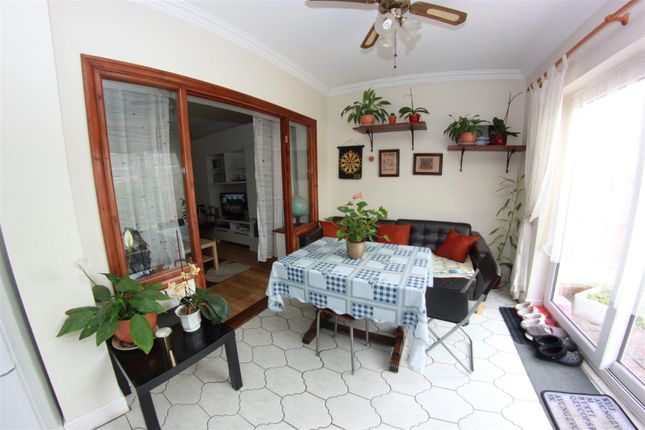 4-bed house on Oakley Avenue, Barking, £2,600/mo