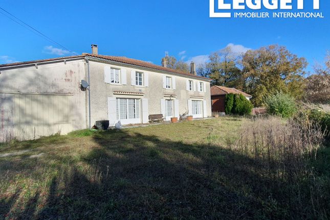 Villa for sale in Baignes-Sainte-Radegonde, Charente, Nouvelle-Aquitaine