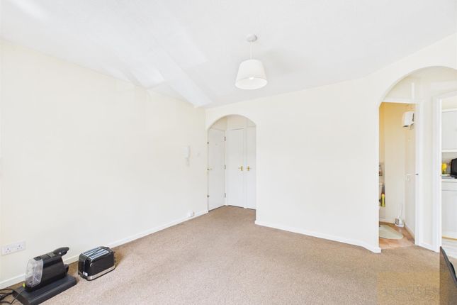 8 Kerria Court, Vervain Close, Gloucester photo 2