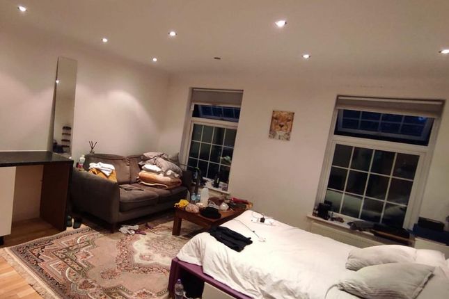 Thumbnail Flat to rent in Guildown Avenue, London