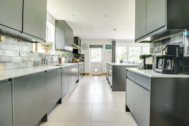 93, Tattersall Gardens, Leigh on Sea photo 4