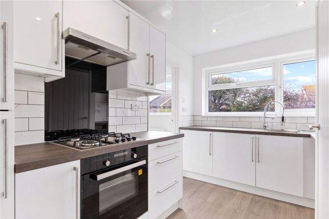 7 Langton Close, Chichester photo 3