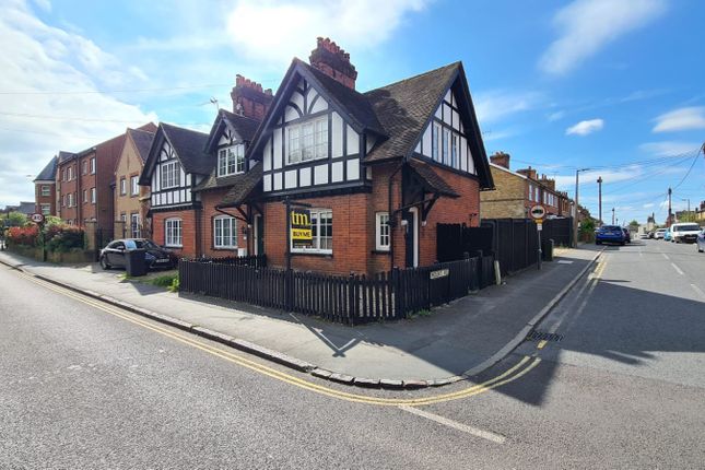 End terrace house for sale in Mount Road, Braintree