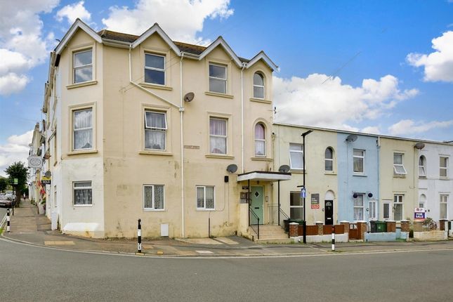 Thumbnail Flat to rent in Fitzroy Street, Sandown