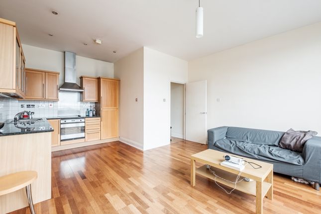 Flat to rent in Bunhill Row, London