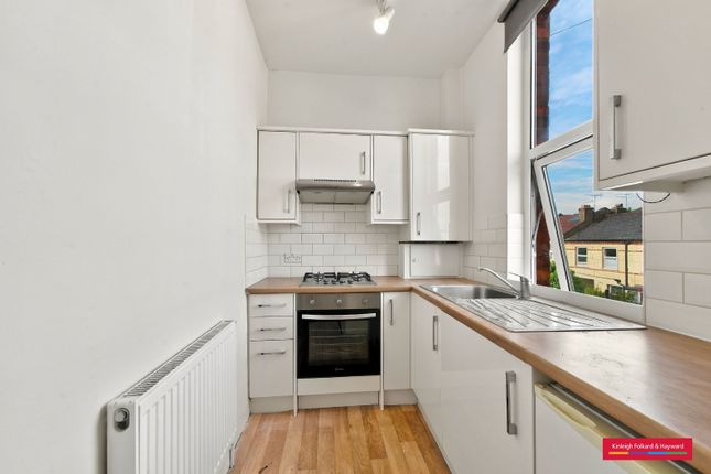 Flat 2, 1, Holly Park Road, London photo 3