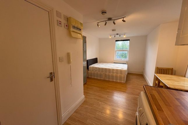100, Fairbridge Road, London photo 4