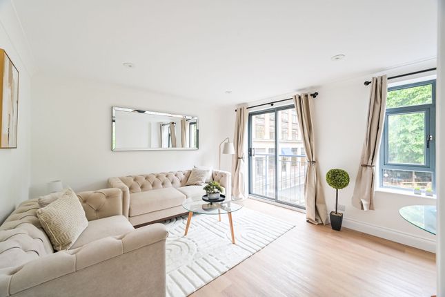 2-bed flat on Bridgewater Square, City, £6,500/mo