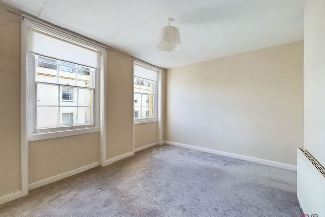 Top Flat, 15 St. Georges Place, Cheltenham photo 5