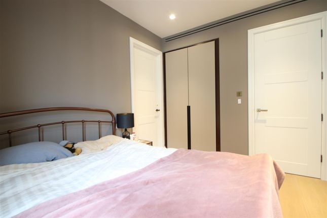 Flat to rent in Portugal Street, London