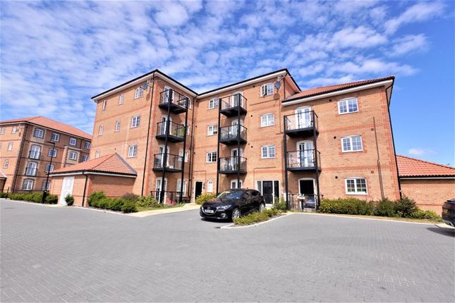 Thumbnail Flat to rent in Clover Fields, Didcot