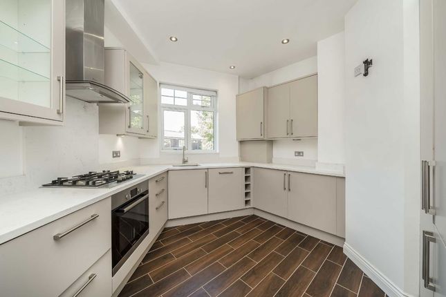 Flat 6, Stanhope Court, East End Road, London photo 4